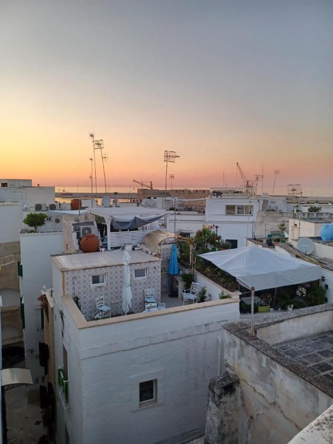 Casa Vacanze Il Mare Tra I Tetti - Relaxing Terrace & Sea View Monopoli Exterior foto